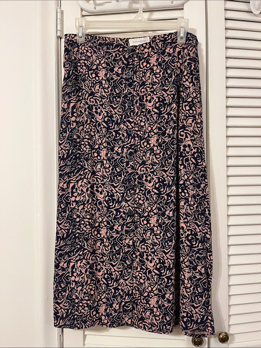Women's Treasure & Bond Navy and Pink Floral Skirt Medium